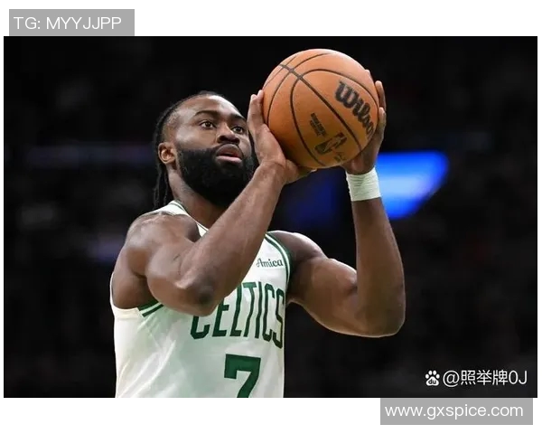 凯尔特人主场迎战勇士双方争夺季后赛关键胜利 凯尔特人主场迎战勇士双方争夺季后赛关键胜利