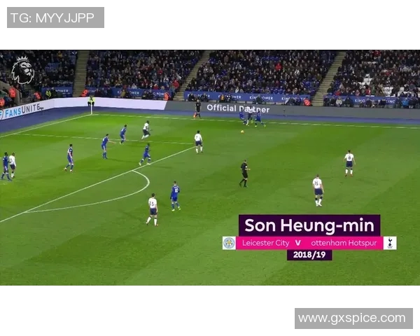 莱万领衔球队新篇章球迷期待他在赛场上的精彩表现与突破进球