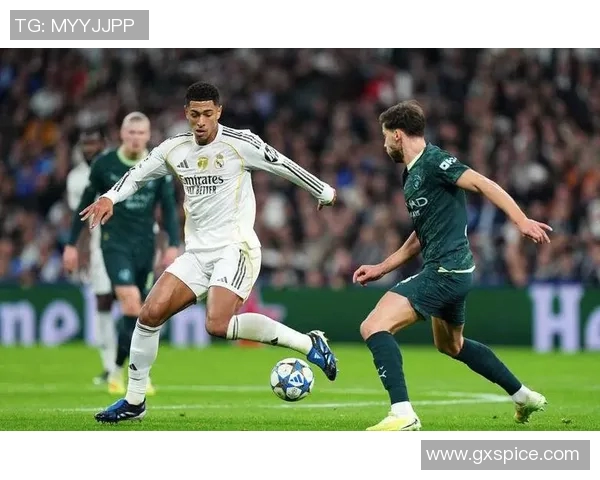 2013年欧冠经典对决曼联与皇马的巅峰对抗回顾与分析